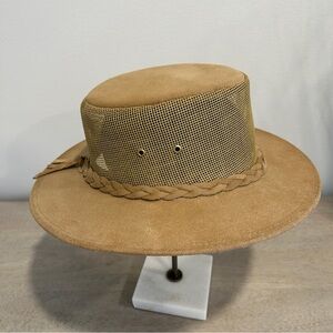 Minnetonka “Airflow” Hat. Genuine leather. EUC. Medium